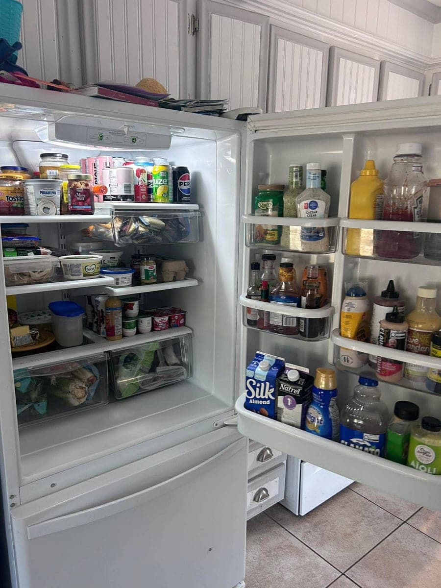 Intérieur du frigo — Nettoyé et réorganisé — après le ménage